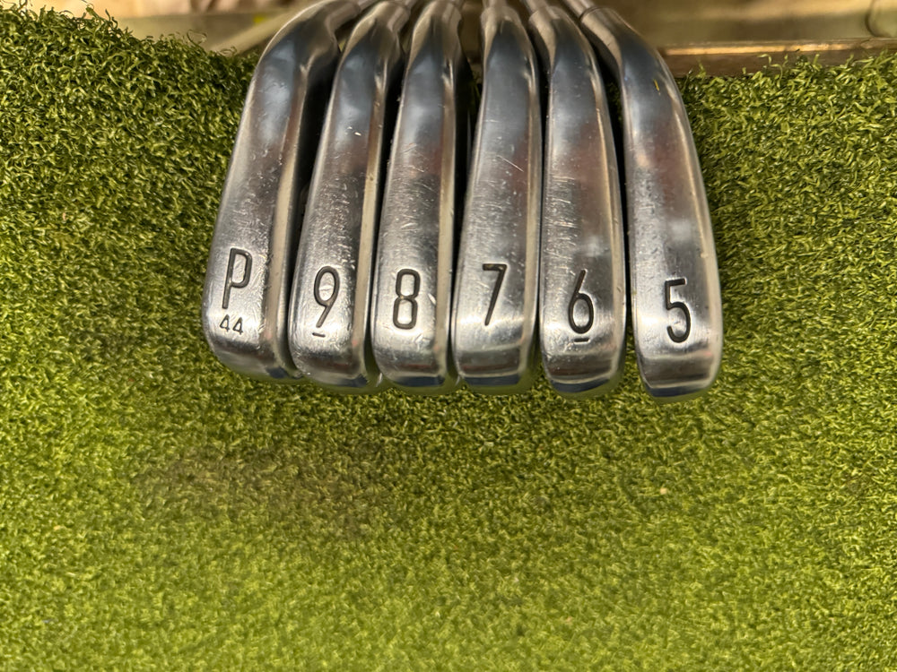 Titlesit 2021 T100S 5-PW Iron Set, Dynamic Gold Stiff Flex, RH