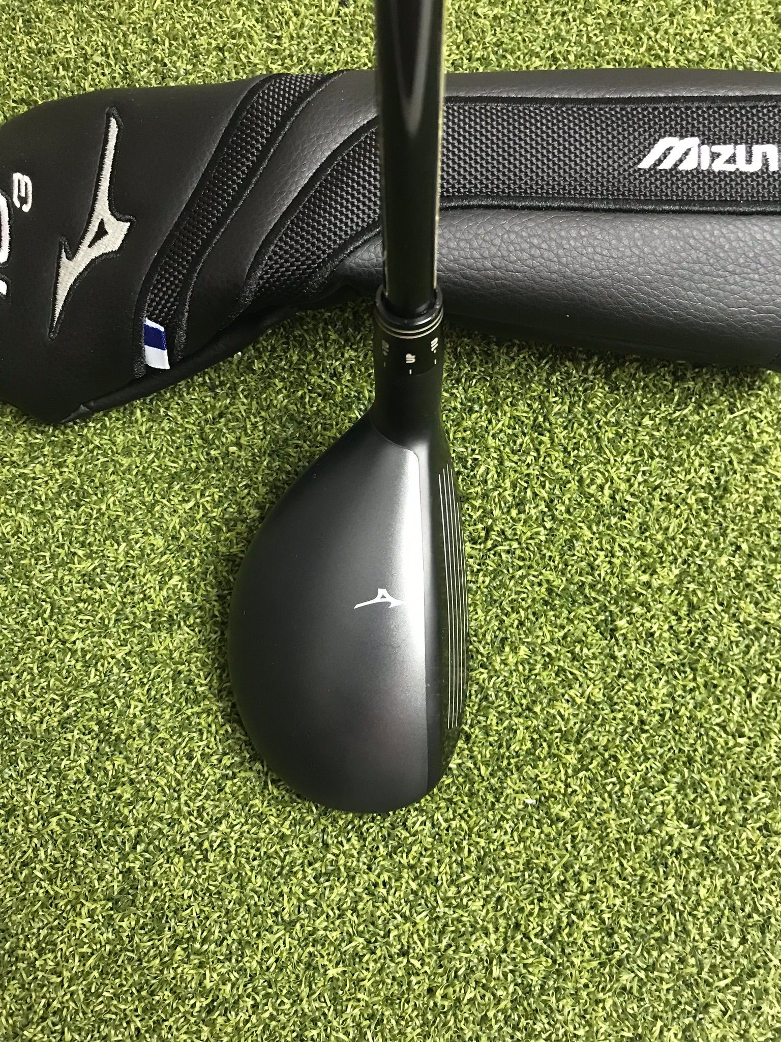 Mizuno sales 3 hybrid